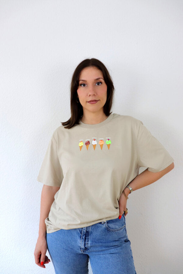 La Polcevitas Eisladen T-Shirt ohne Backprint in Desert Dust