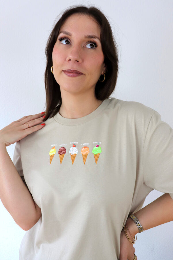 La Polcevitas Eisladen T-Shirt ohne Backprint in Desert Dust