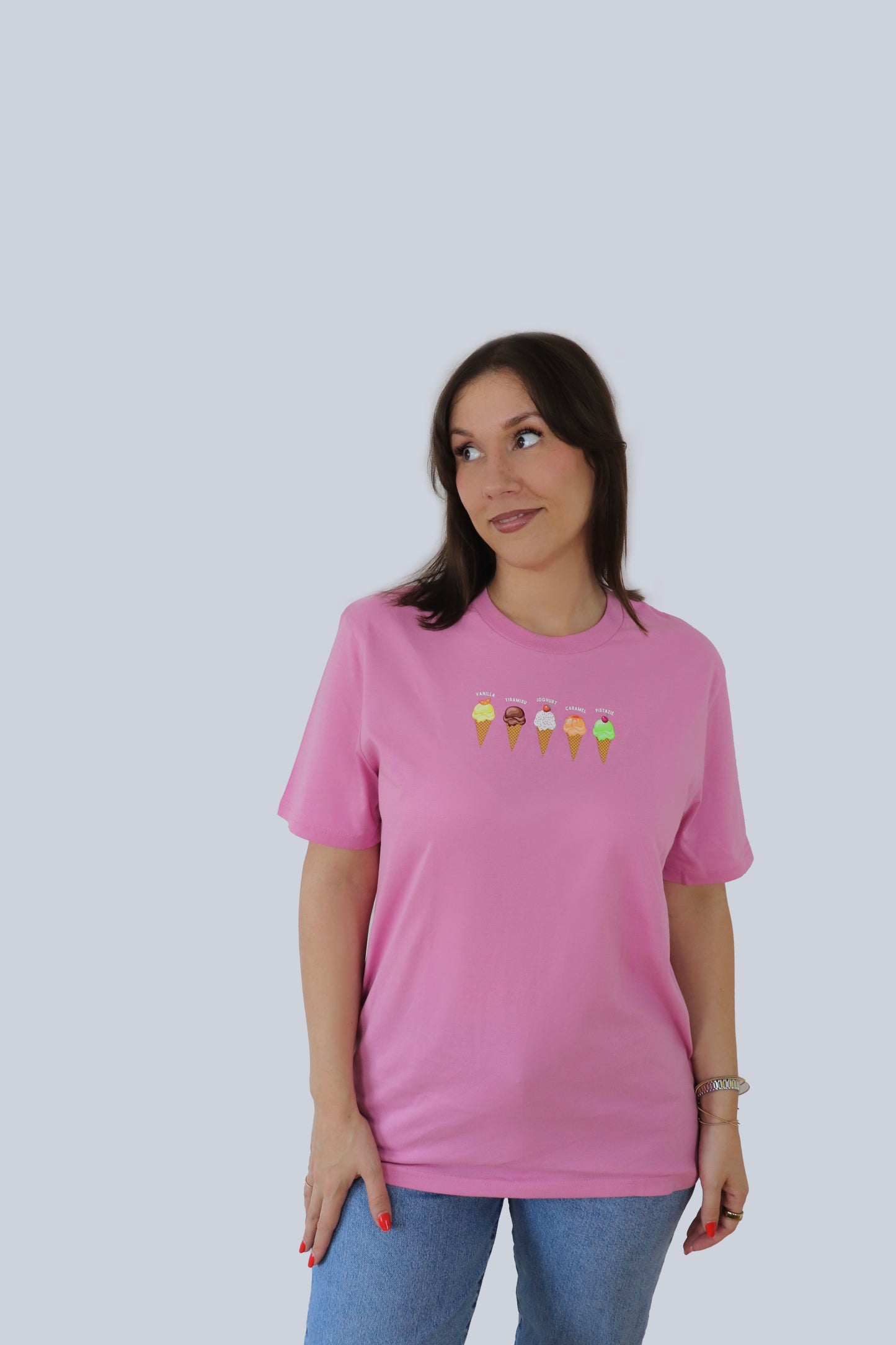 La Polcevitas Eisladen T-Shirt in Bubble Pink mit Backprint