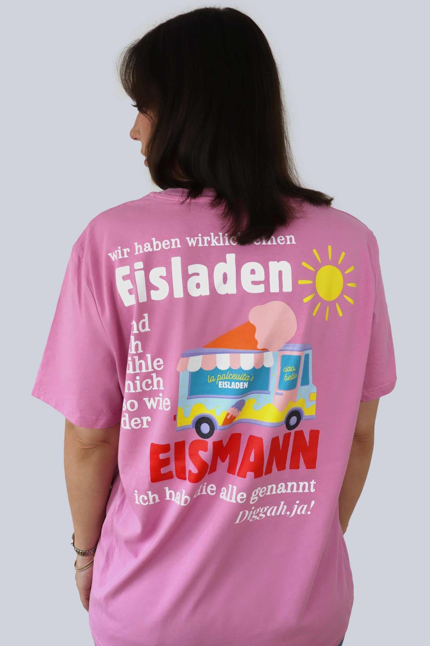 La Polcevitas Eisladen T-Shirt in Bubble Pink mit Backprint