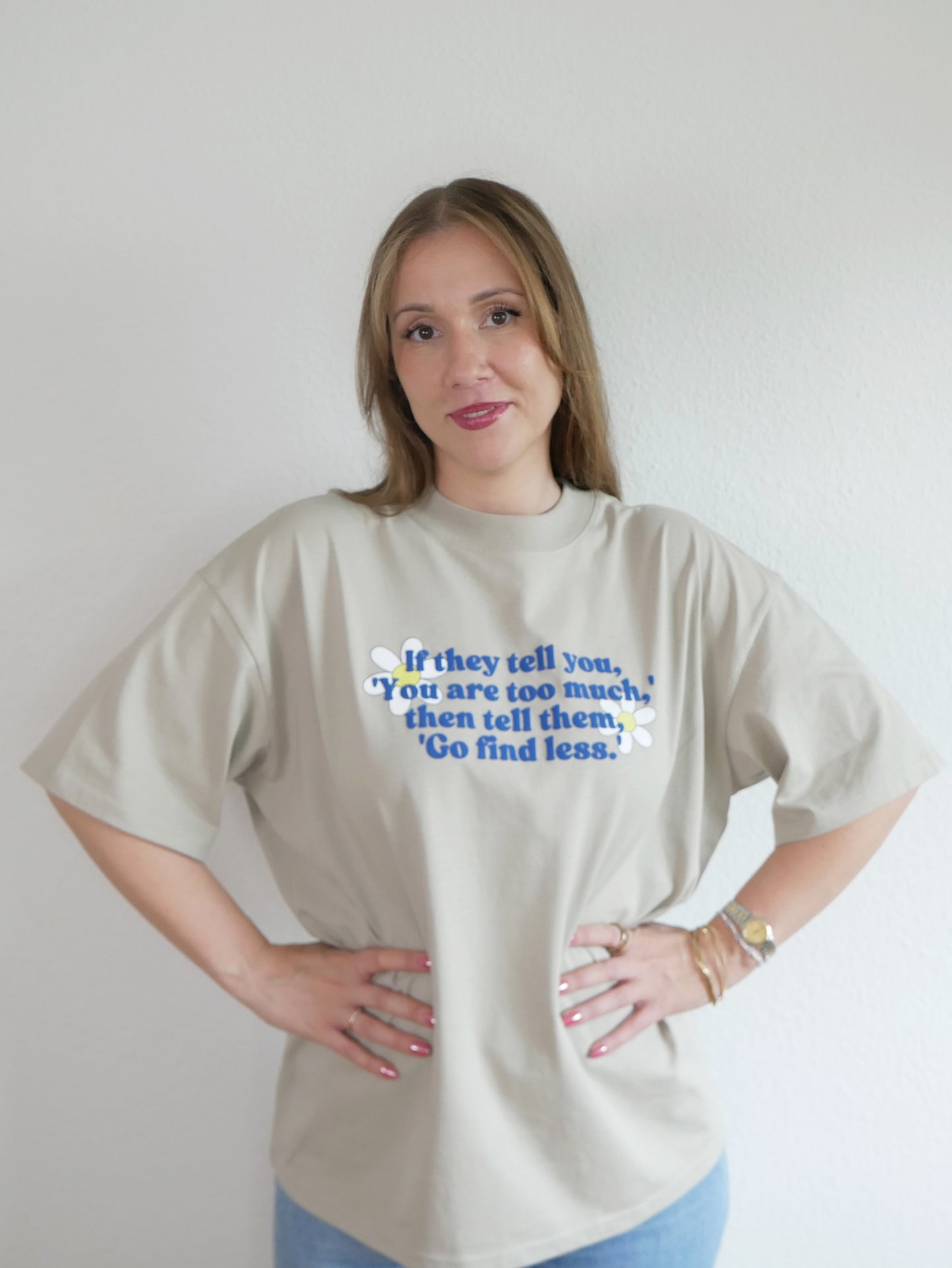La Polcevitas "go find less" T-Shirt